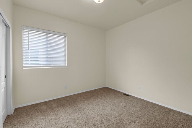 Building Photo - Ranch style home with 6 Bedrooms - 3 Bathrooms - 2 Car Garage - $2,650!