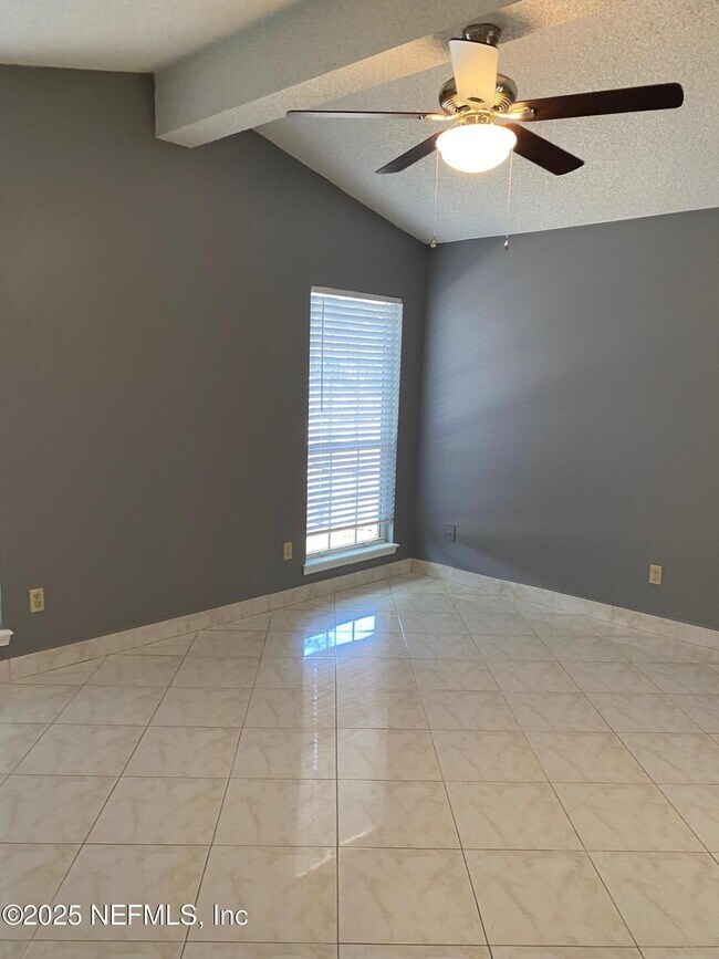 Building Photo - 7759 Spring Branch Dr N