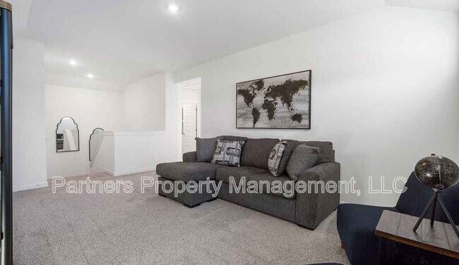 Building Photo - 1918 Larkspur St