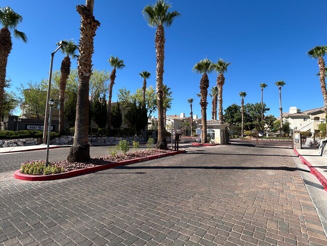 Building Photo - Cozy 2 Bedroom 2 Bathroom Summerlin Condo!
