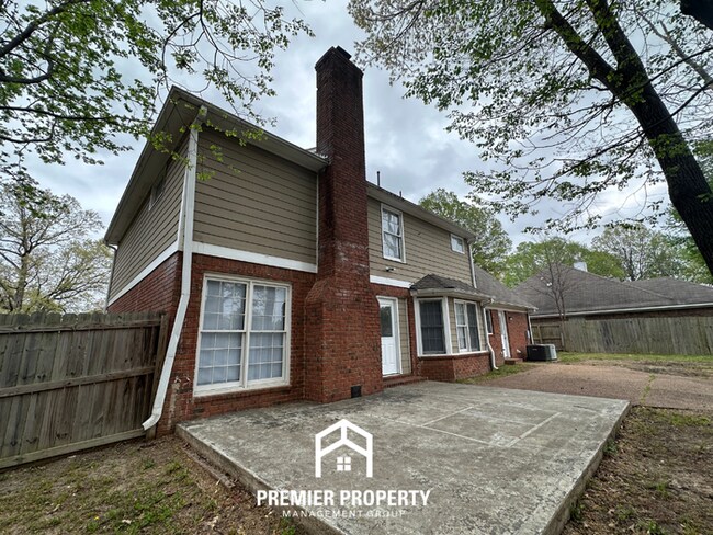 Building Photo - Stunning 4BR Cordova Home | Chef's Kitchen with Island, Formal Dining & Fireplace