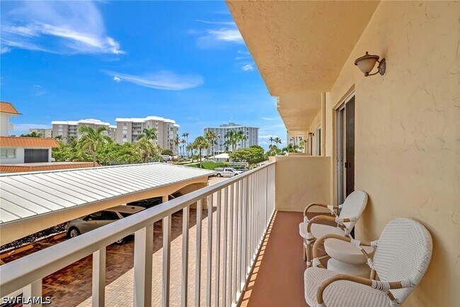 Building Photo - 3000 Gulf Shore Blvd N