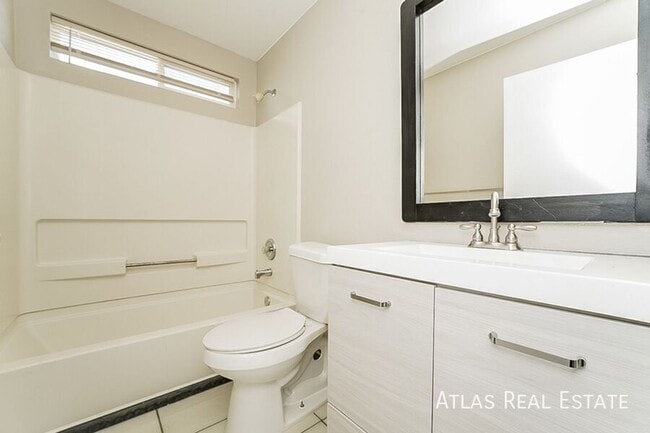 Building Photo - 5083 Helena Ct