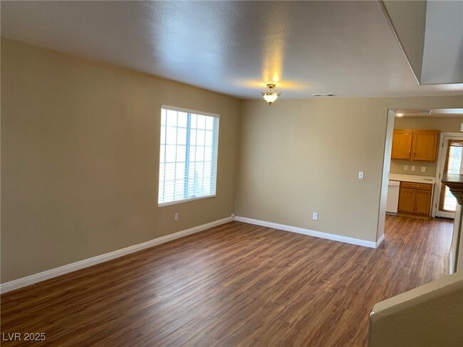 Building Photo - 9541 Paradise Rd