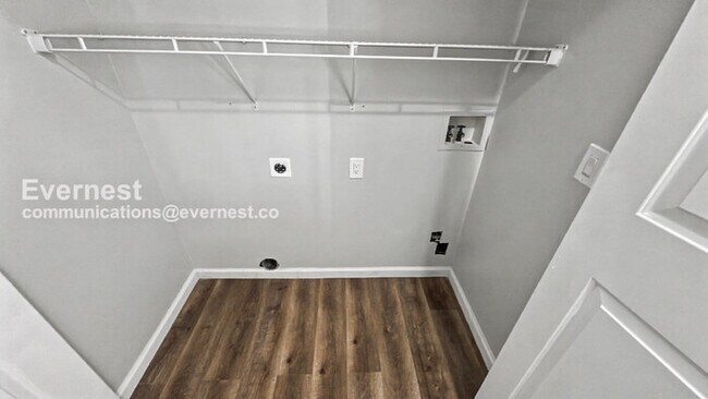 Building Photo - 1475 Pineland Ct