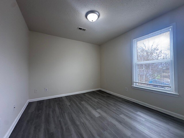 Building Photo - 2909 Spring Garden St