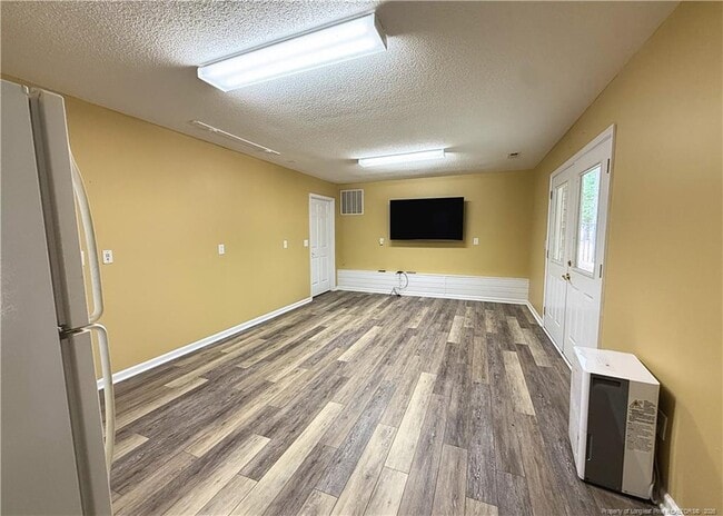 Building Photo - 105 Morris Dr