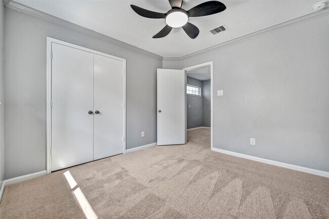 Building Photo - 22250 Queenbury Hills Dr