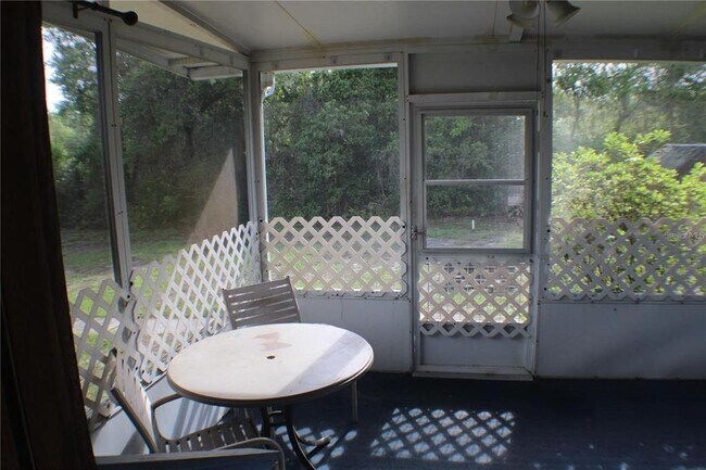 Building Photo - 3045 Yorkshire Dr