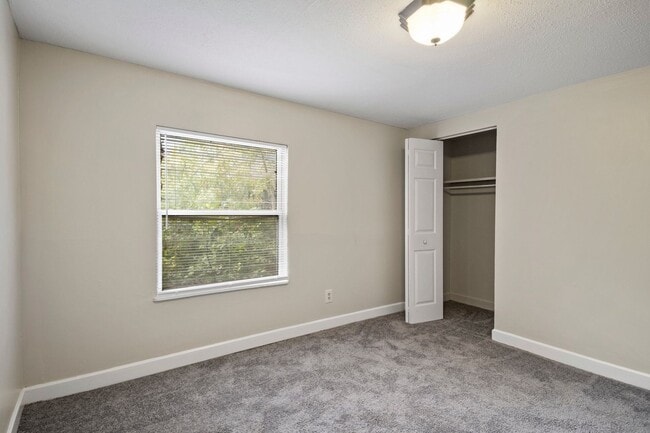 Building Photo - 3606 Balsam Ave
