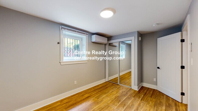 Building Photo - 132 Sherman St