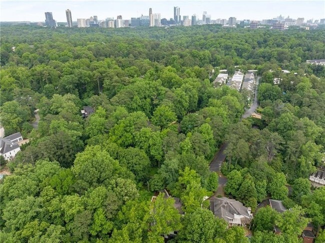 Building Photo - 306 Pinecrest Rd NE