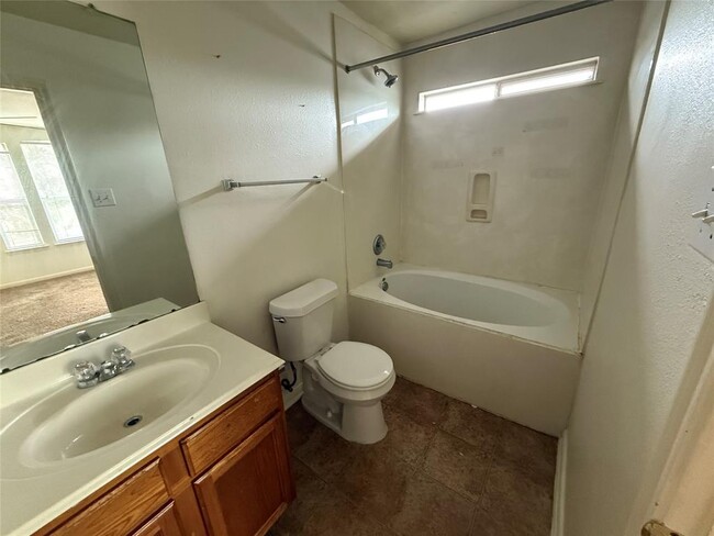 Building Photo - 946 Blanchard Hill Ln