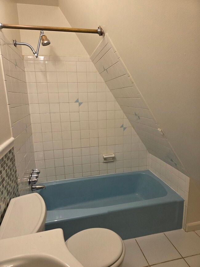 Building Photo - 510 Mercer Rd