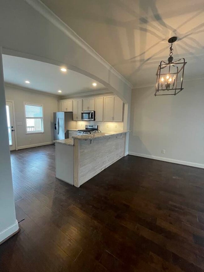 Building Photo - 978 Lennox Blvd