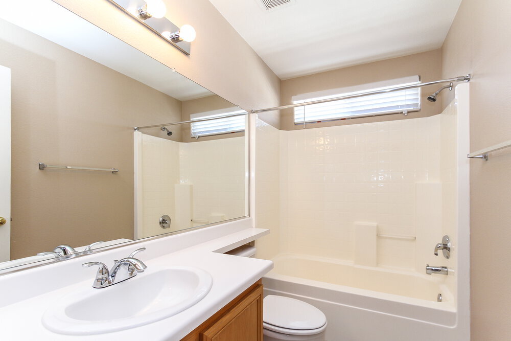 Building Photo - 2422 Predera Ave
