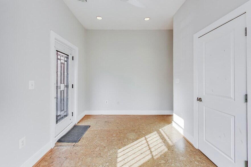 Building Photo - 500 M St NW