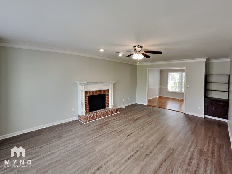 Building Photo - 1728 Russet Woods Ln