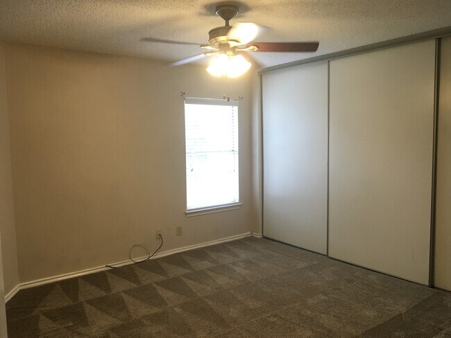 Building Photo - 2810 Redrock Trail