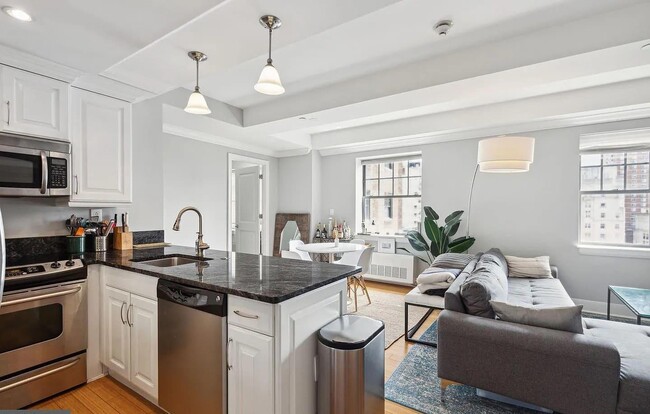 Building Photo - 1701 Locust St