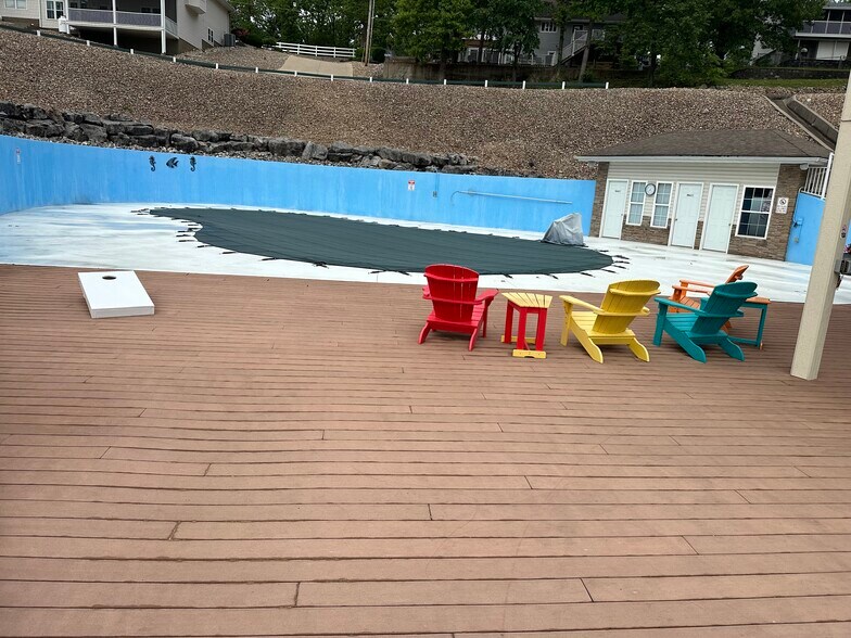 Building Photo - 5214 Big Ship