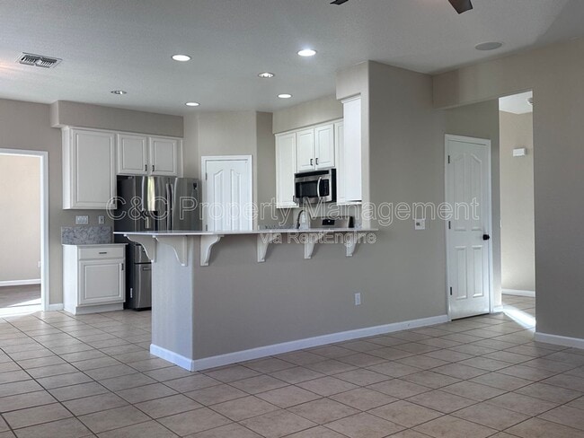 Building Photo - 200 Eastbrook Way