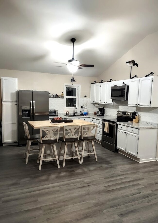 Building Photo - 2694 Jolly Rodger Dr