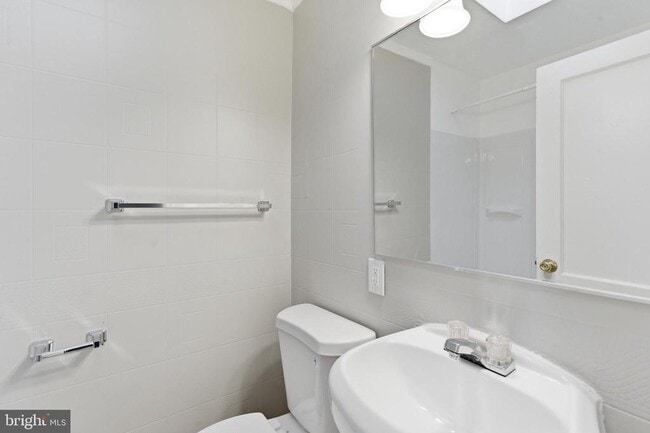 Building Photo - 849 Loalan Ave