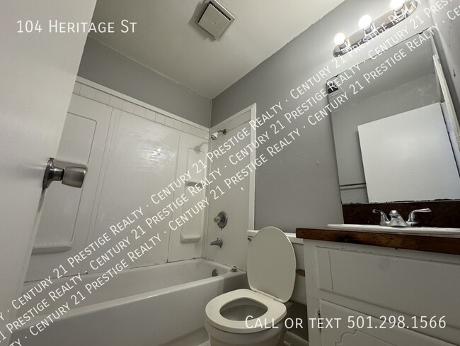 Building Photo - 104 Heritage St