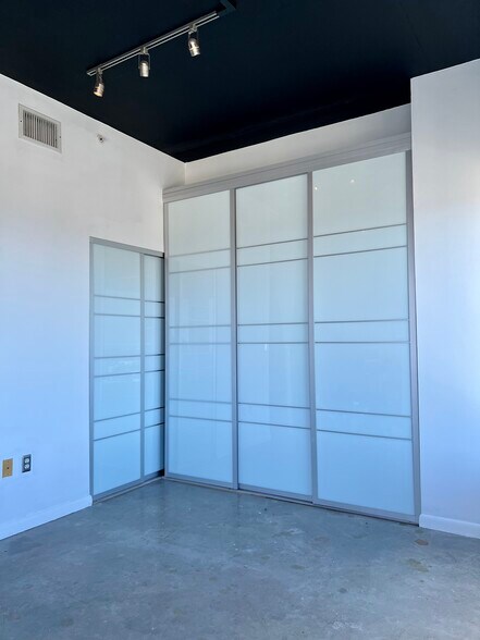 2 CLOSETS - 10 South River Drive