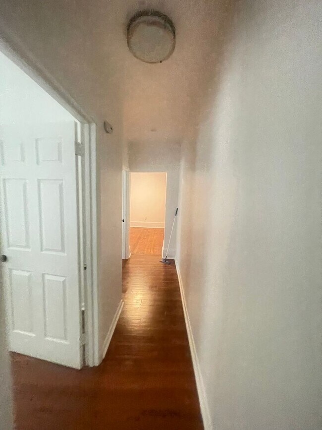 Building Photo - 204 S Ann St