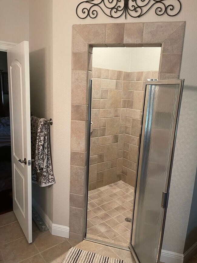 Building Photo - Live Exceptionally in an Elegant 4-Bedroom...