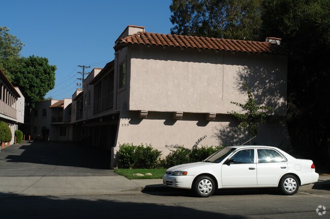Building Photo - 551-555 W Pueblo St