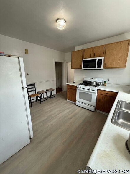 Building Photo - 9 Roberts Rd