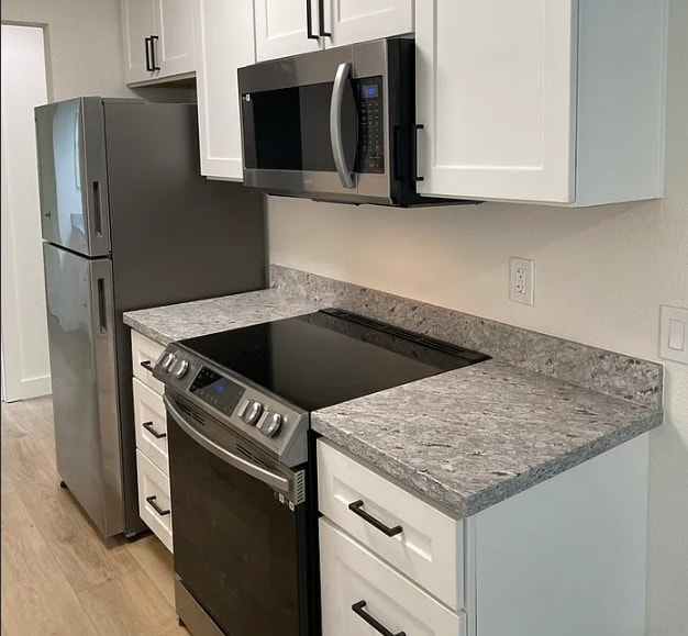 Building Photo - Charming 1bd/1ba Condo in Woodside HOA