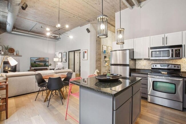 Building Photo - 521 S 7th St