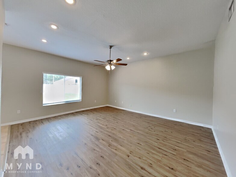 Building Photo - 4852 Barchetta Dr