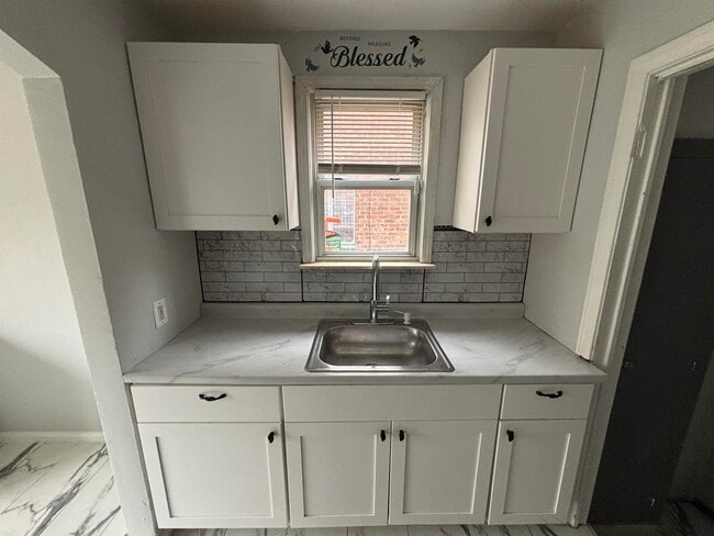 Building Photo - 7795 Heyden