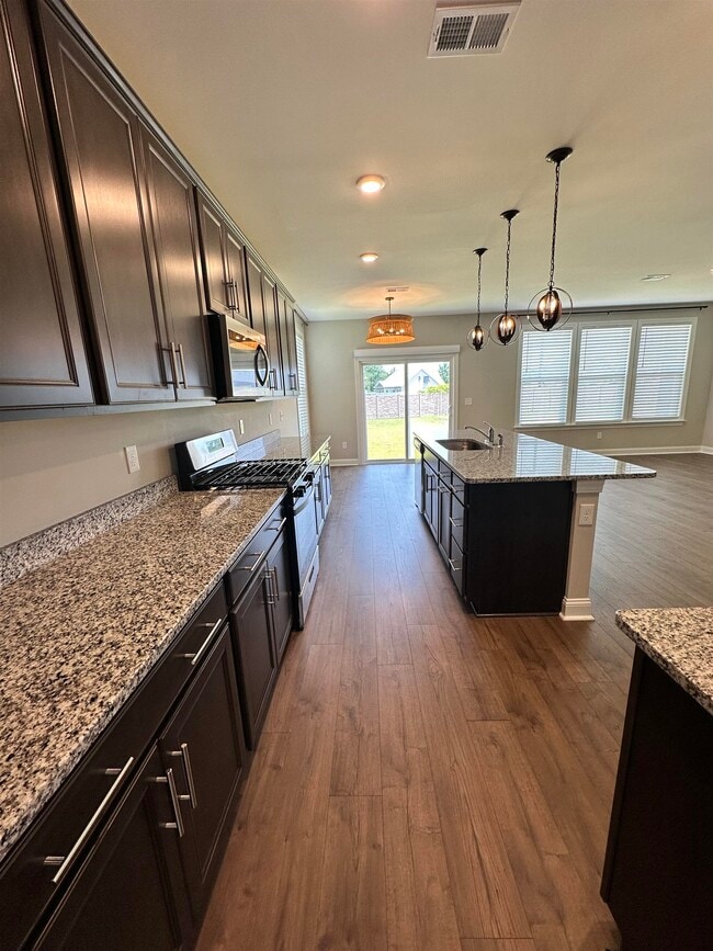 Building Photo - 686 Oyster Dr