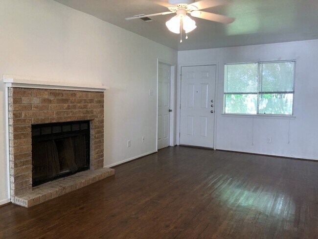 Building Photo - 3620MN