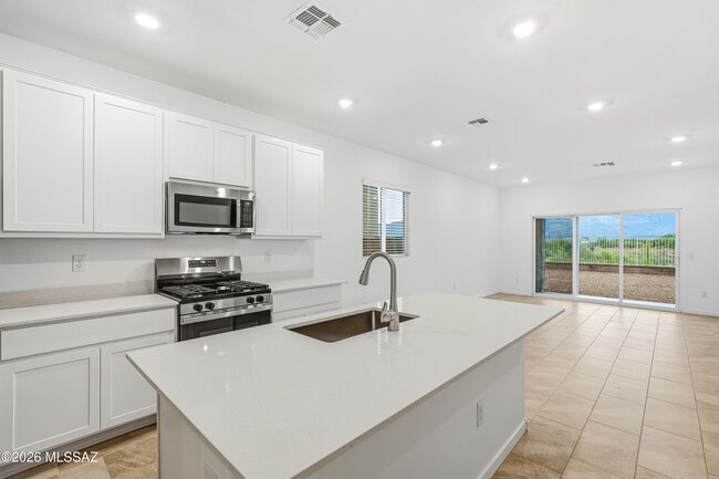 Building Photo - 8774 S Cir. Generoso