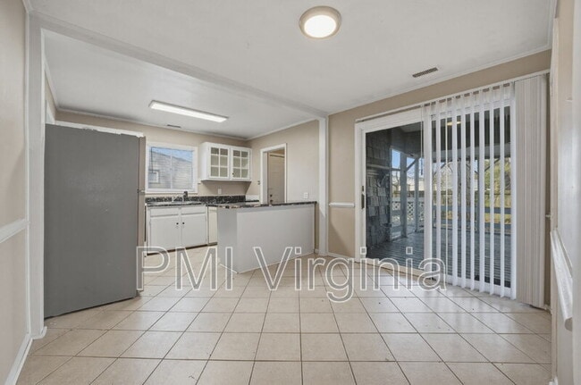 Building Photo - 3119 Joseph Ave