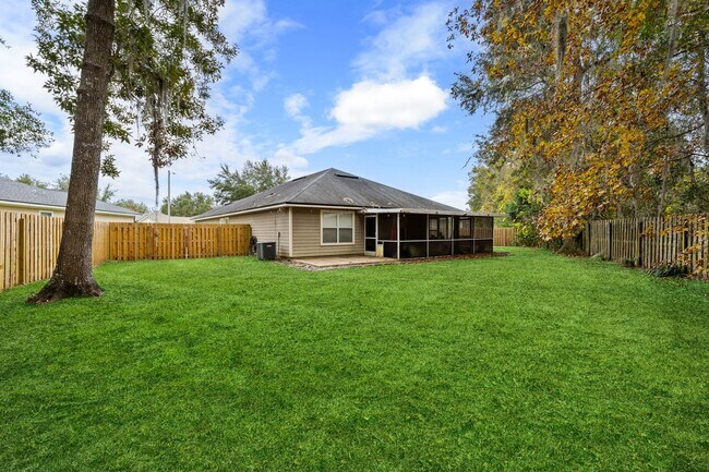 Building Photo - NW Westchester 4 Bedroom 2 Bath Home