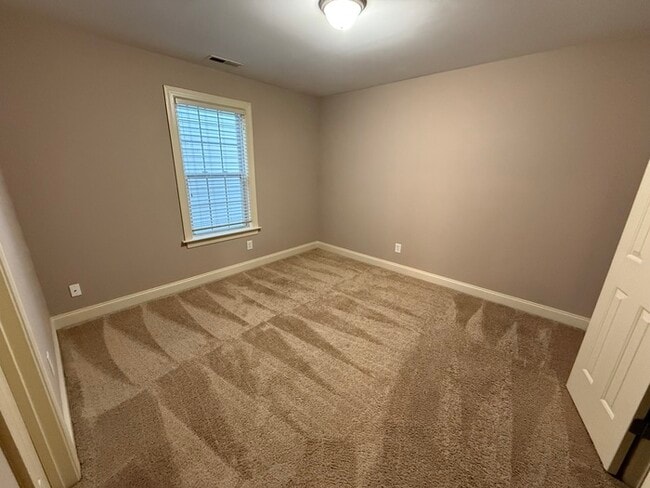 Building Photo - HUGE 5 Bedroom 3 Stroy Home with Fenced in...