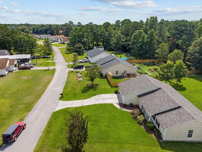 Building Photo - Welcome to Jumping Run Creek!