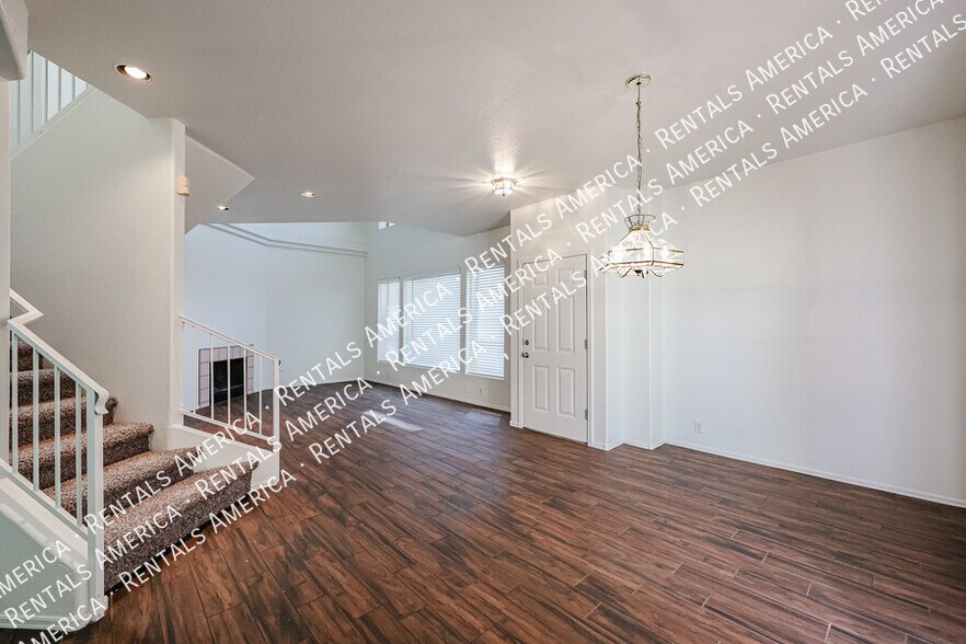 Building Photo - 8849 S 51st St