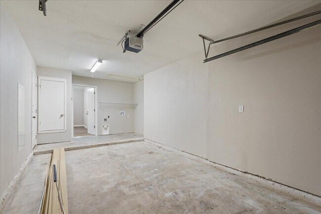 Building Photo - 13300 Cowdray Park