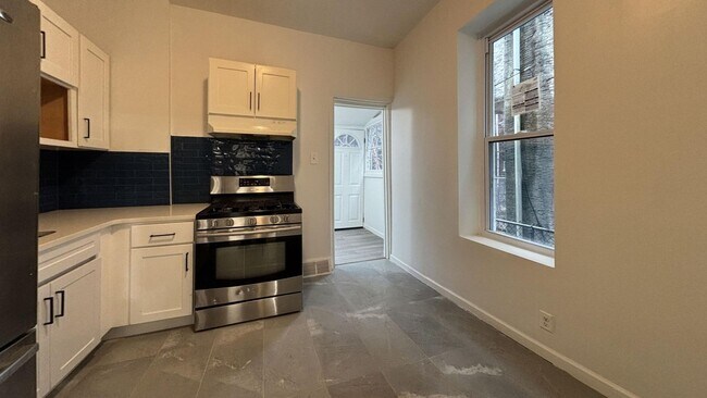 Building Photo - Modern Style Meets Philadelphia Charm