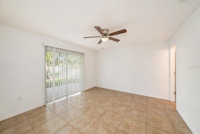 Building Photo - 1020 Brenton Leaf Dr