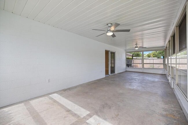 Building Photo - 1169 Carmella Cir